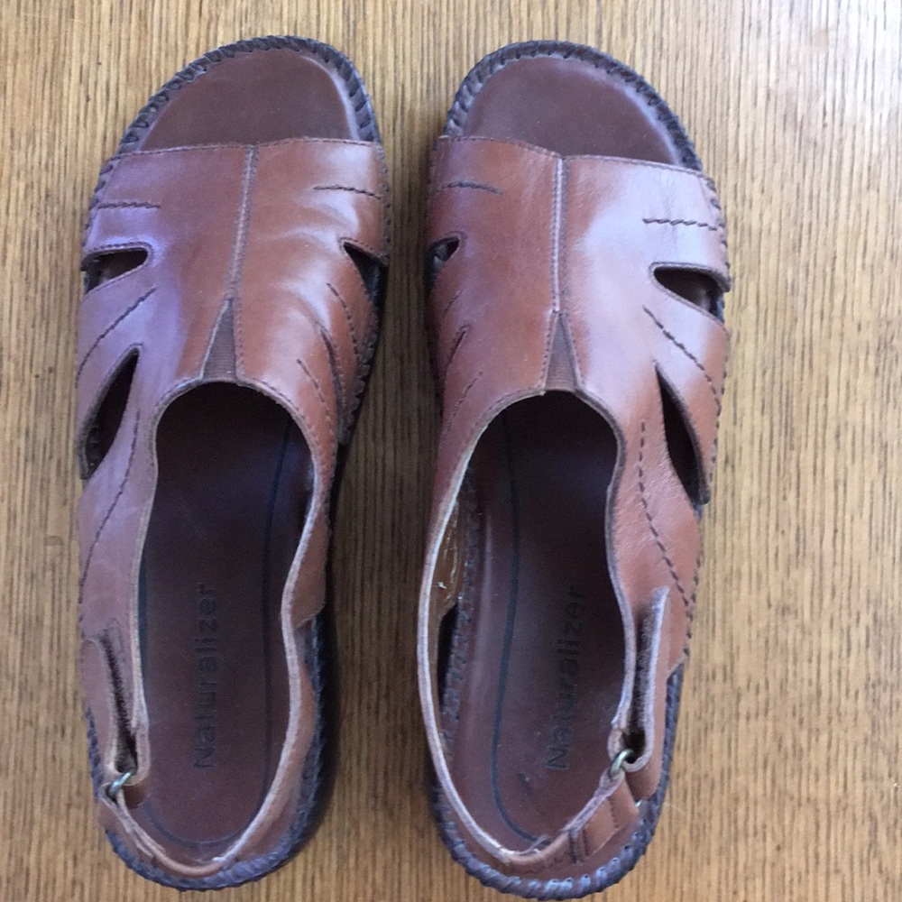 Naturalizer leather sandals size 8M